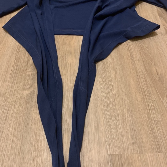 Stretchy blue top - Picture 4 of 4